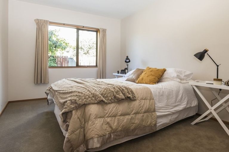 Photo of property in 2/22a Augusta Street, Redcliffs, Christchurch, 8081