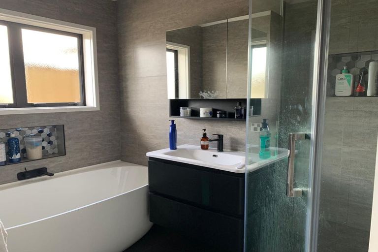 Photo of property in 4 Trillick Place, Tuakau, 2121