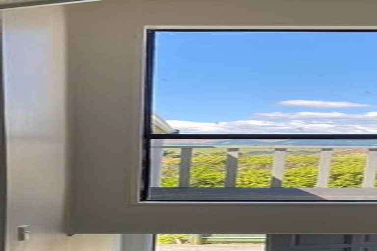 Photo of property in 7b Tregony Place, Camborne, Porirua, 5026