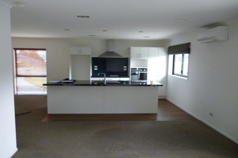 Photo of property in 23 Sunstone Crescent, Brown Owl, Upper Hutt, 5018