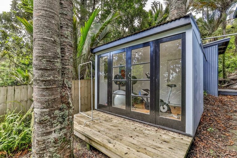 Photo of property in 25 Opou Road, Titirangi, Auckland, 0604