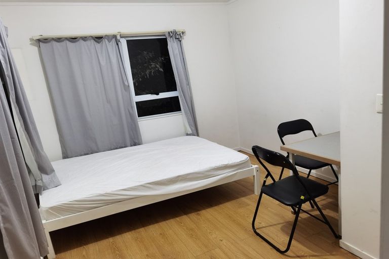 Photo of property in 12 Bruce Road, Glenfield, Auckland, 0629