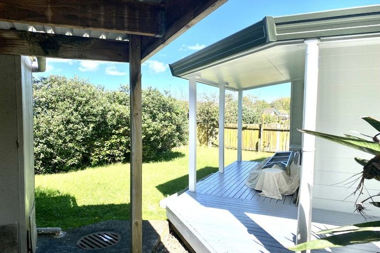 Photo of property in 2/47 Greenslade Crescent, Northcote, Auckland, 0627