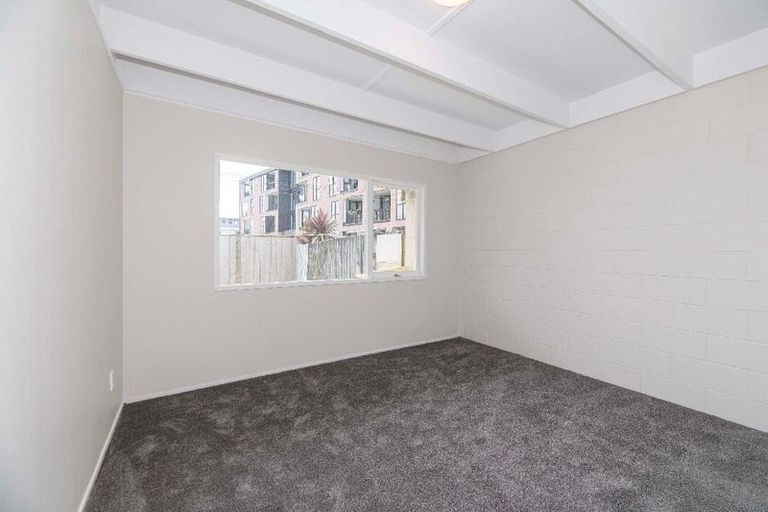 Photo of property in 5/5 Keeling Road, Henderson, Auckland, 0612
