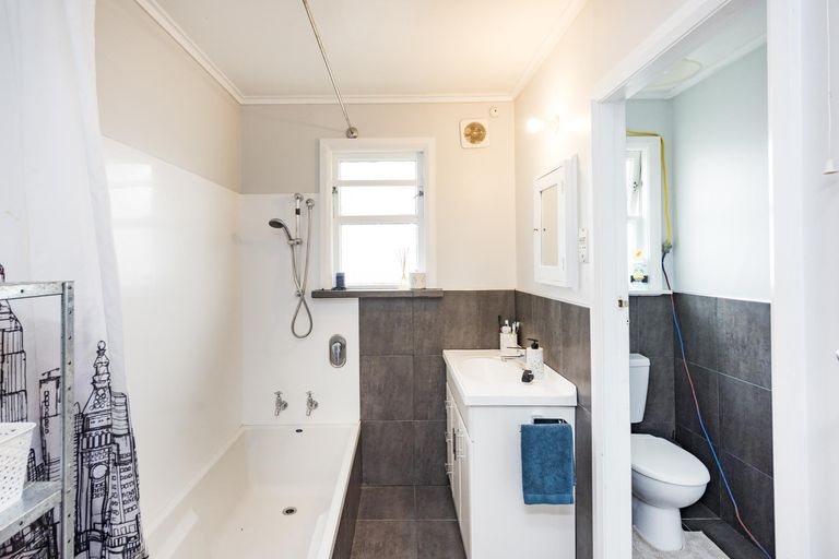 Photo of property in 17 Liverpool Street, Takaro, Palmerston North, 4412