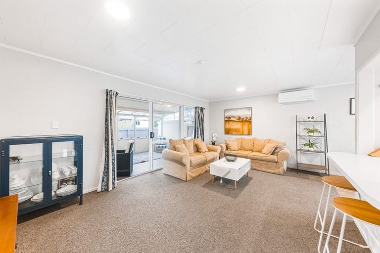 Photo of property in 1/18 Matipo Road, Te Atatu Peninsula, Auckland, 0610