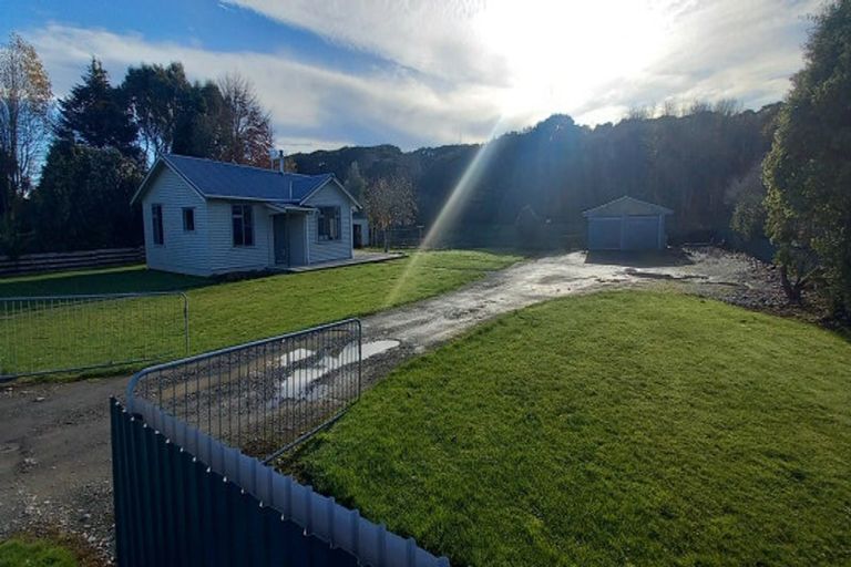 Photo of property in 6 Half Mile Road, Tuatapere, 9620