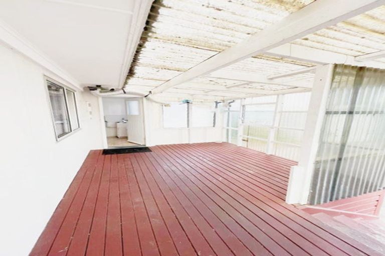 Photo of property in 10 Oxford Road, Manurewa, Auckland, 2102