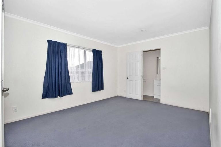 Photo of property in 72b Manuroa Road, Takanini, 2112
