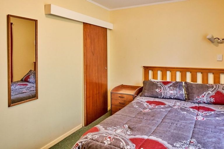 Photo of property in 73 Taylor Terrace, Tawa, Wellington, 5028