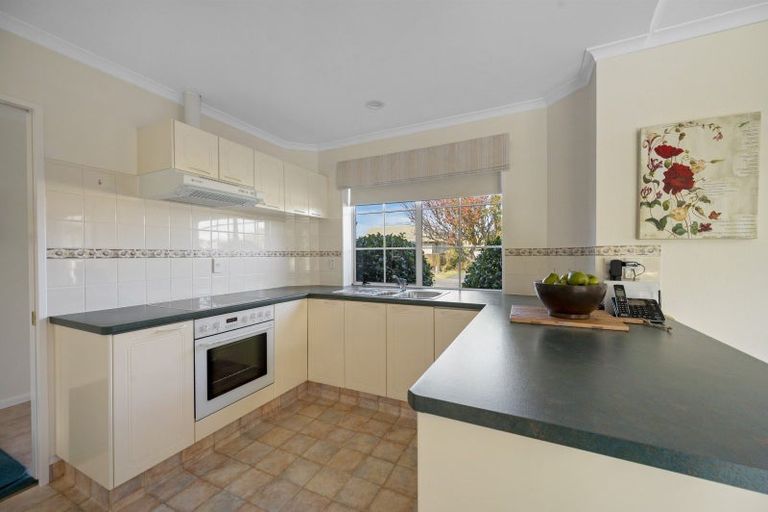 Photo of property in 3 Claridge Place, Taradale, Napier, 4112