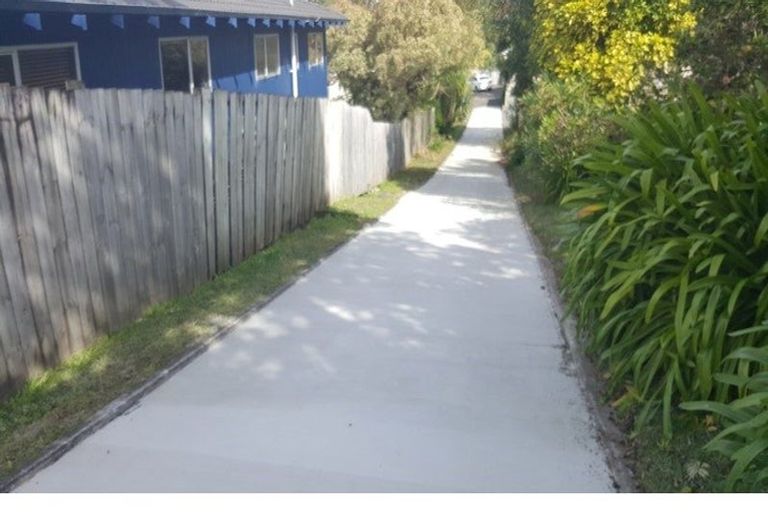 Photo of property in 1/236 Glamorgan Drive, Northcross, Auckland, 0630