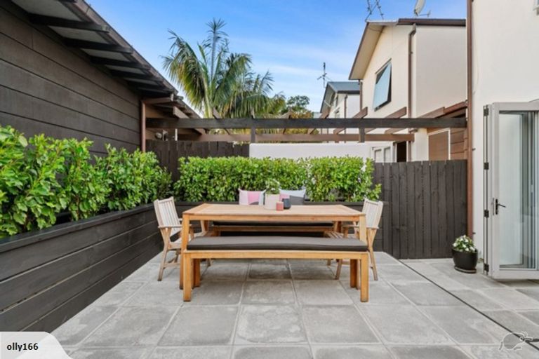 Photo of property in 14 Kirikiri Lane, East Tamaki, Auckland, 2013