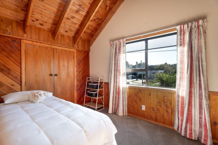 Photo of property in 19 Jillett Street, Titahi Bay, Porirua, 5022