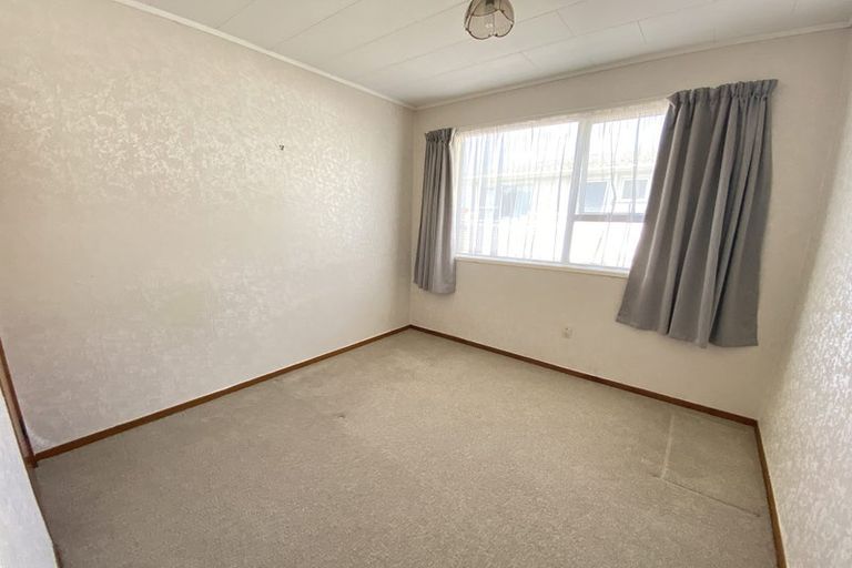 Photo of property in 60 Casuarina Road, Half Moon Bay, Auckland, 2012