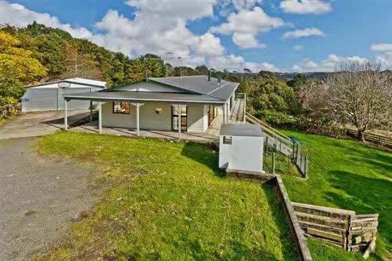 Photo of property in 296 Paremoremo Road, Paremoremo, Auckland, 0632