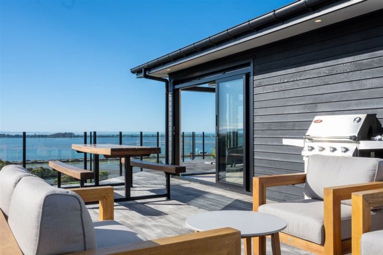 Photo of property in 29 Soleares Avenue, Mount Pleasant, Christchurch, 8081