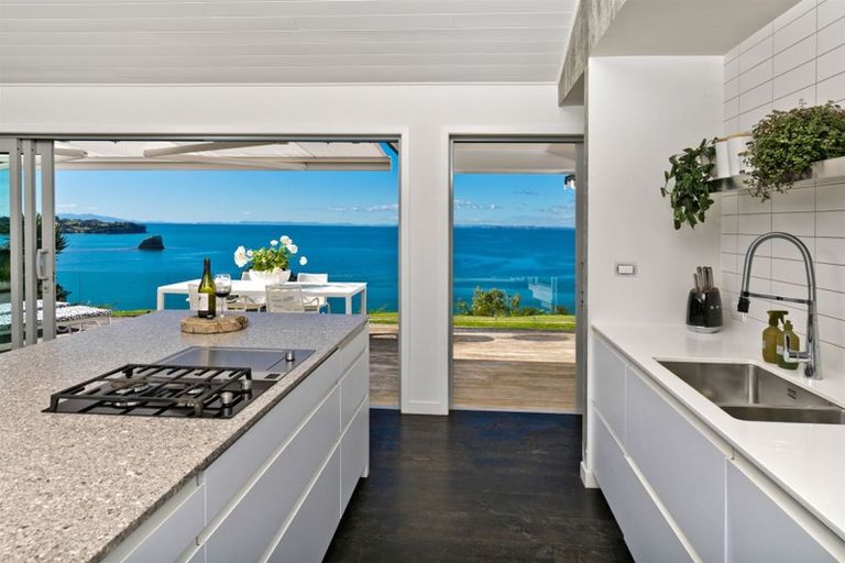 Photo of property in 63 Tiri Road, Manly, Whangaparaoa, 0930