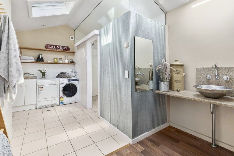 Photo of property in 77 Holloway Road, Aro Valley, Wellington, 6021