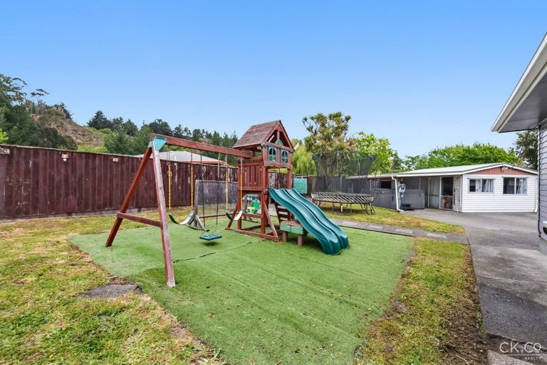 Photo of property in 7 Prestige Place, Maoribank, Upper Hutt, 5018