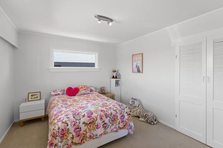Photo of property in 11 Makora Road, Otaihanga, Paraparaumu, 5036