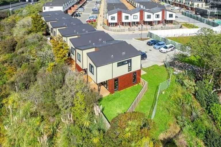 Photo of property in 42 Te Puketoka Lane, Mangere, Auckland, 2022