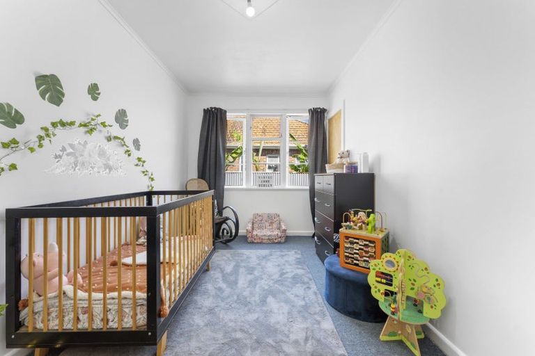 Photo of property in 37 Rangiora Avenue, Roslyn, Palmerston North, 4414