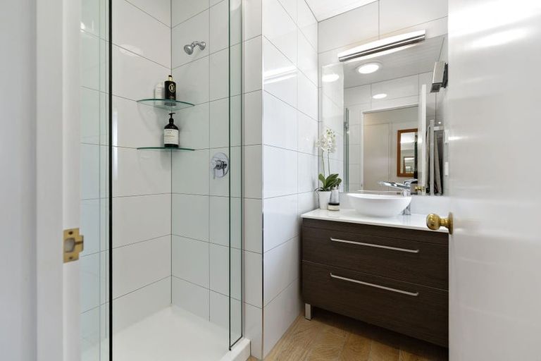 Photo of property in 42 Remarkables Crescent, Frankton, Queenstown, 9300