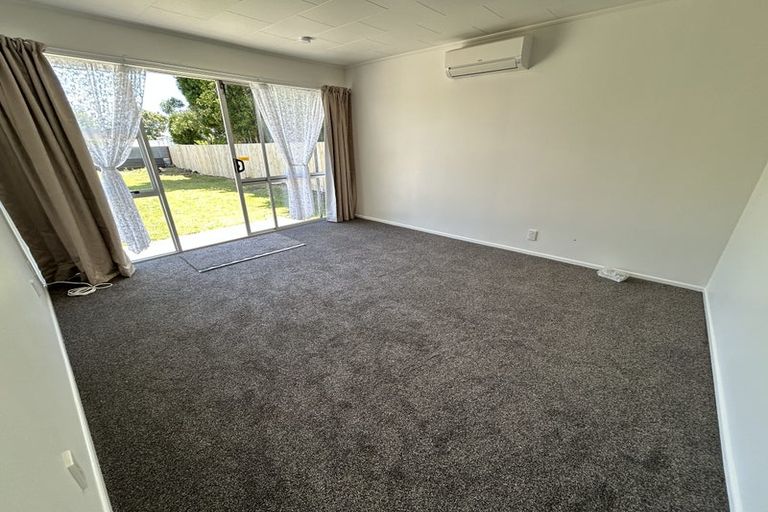 Photo of property in 393 West Coast Road, Glen Eden, Auckland, 0602