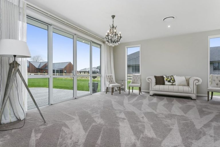 Photo of property in 129 Saint Kilda Road, Cambridge, 3434