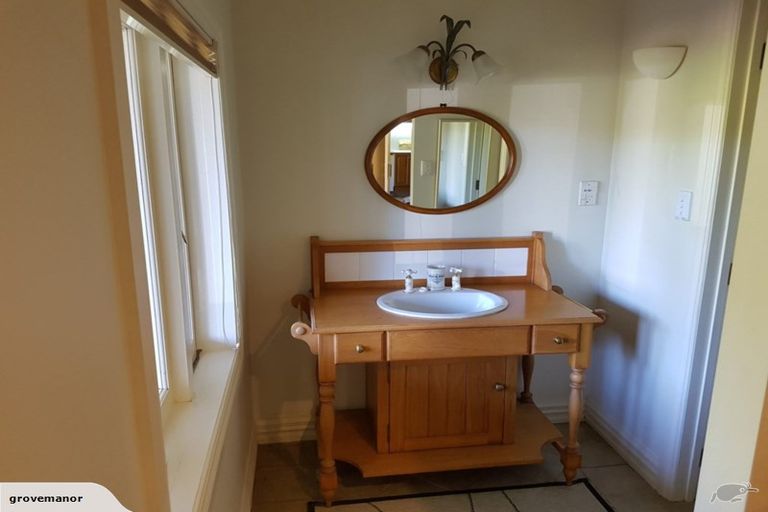 Photo of property in 8 Faith Grove, Greenhithe, Auckland, 0632