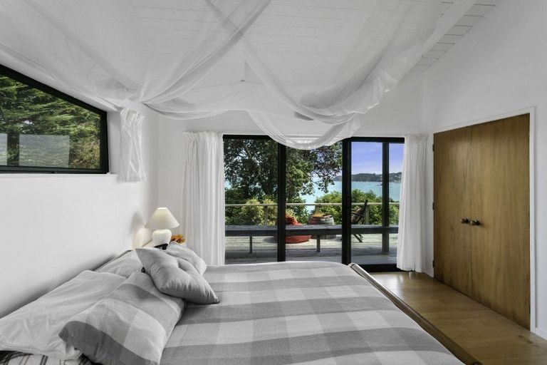 Photo of property in 200 Te Wahapu Road, Russell, 0272