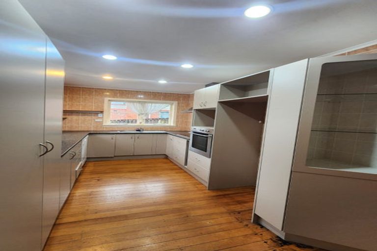 Photo of property in 38 Glengarry Road, Glen Eden, Auckland, 0602