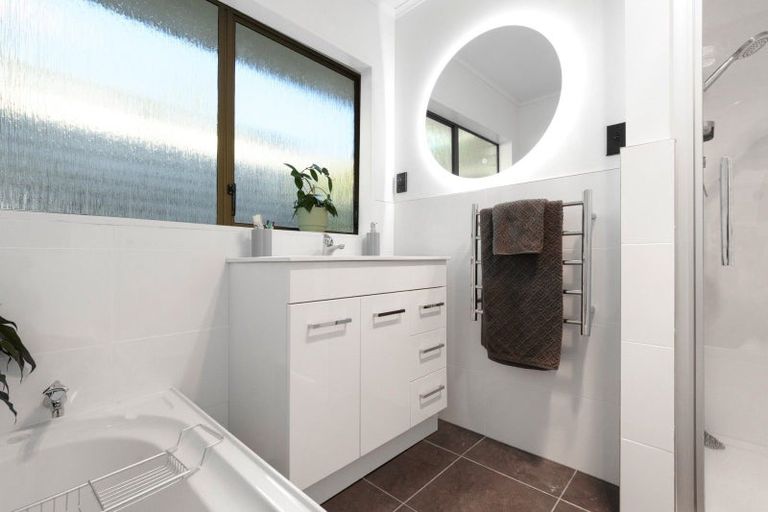 Photo of property in 129a Hinewa Road, Otumoetai, Tauranga, 3110