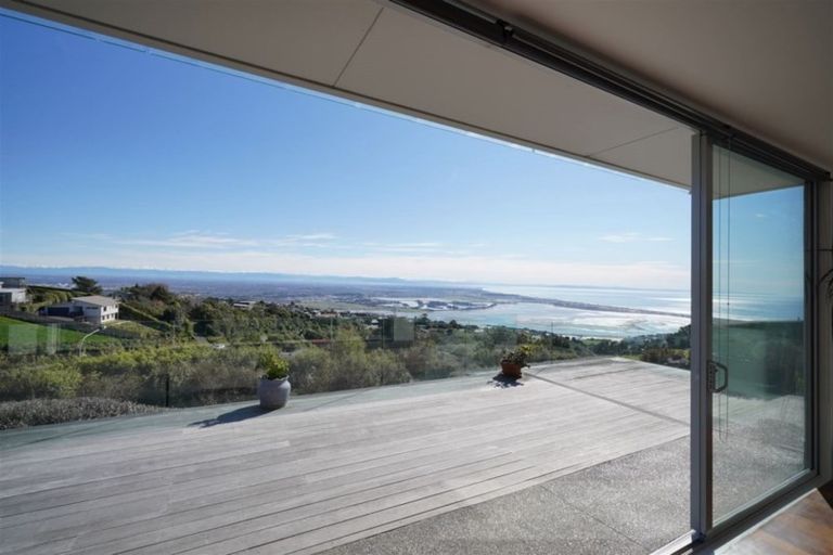 Photo of property in 5 Peregrine Close, Mount Pleasant, Christchurch, 8081