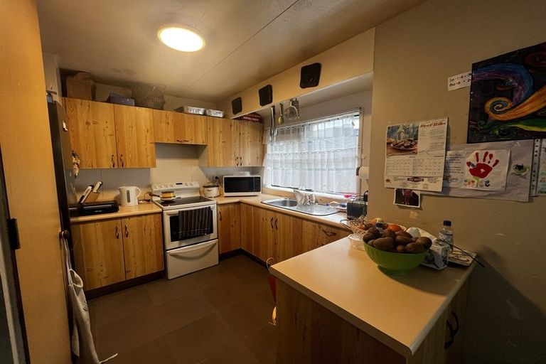 Photo of property in 2/20 Ocean View Road, Northcote, Auckland, 0627