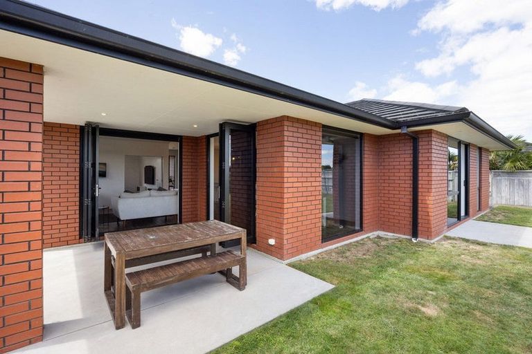 Photo of property in 7 Hyatt Close, Leamington, Cambridge, 3432