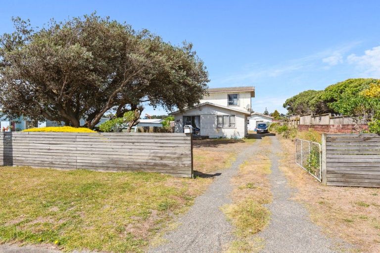Photo of property in 30 Rua Avenue, Waitarere Beach, Levin, 5510