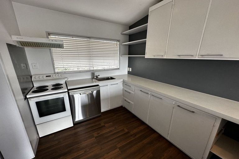 Photo of property in 1/6 Anne Road, Hillcrest, Auckland, 0627