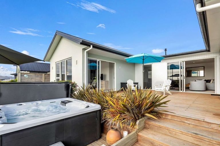 Photo of property in 30 Ngaroma Crescent, Whitianga, 3510