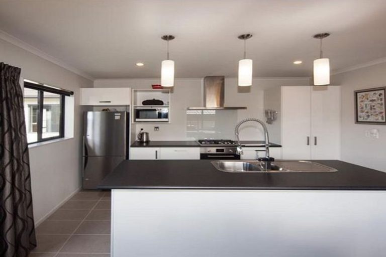 Photo of property in 212 Mark Avenue, Grenada Village, Wellington, 6037