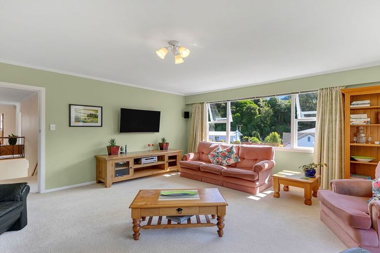 Photo of property in 35 Pembroke Street, Tawa, Wellington, 5028