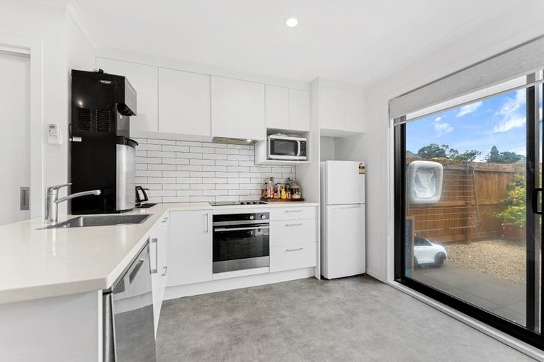 Photo of property in 2/78 Swaffield Road, Papatoetoe, Auckland, 2025