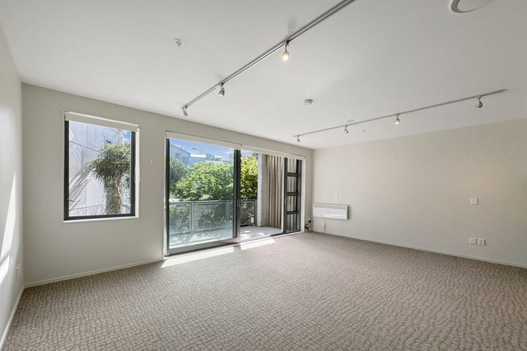 Photo of property in Masina Apartments, 204/80 Riddiford Street, Newtown, Wellington, 6021