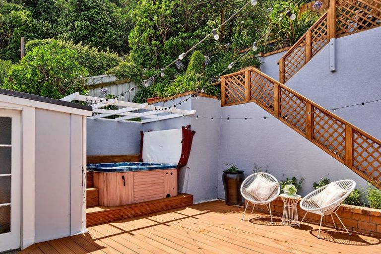 Photo of property in 69 Muritai Road, Eastbourne, Lower Hutt, 5013