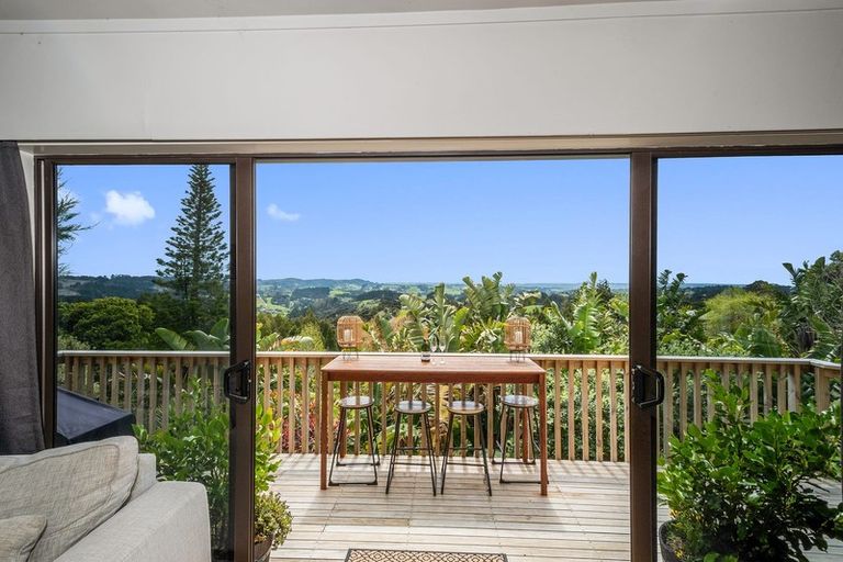 Photo of property in 1069 Scenic Drive North, Swanson, Auckland, 0816