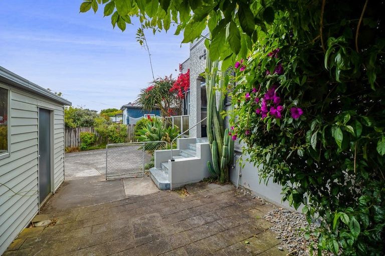 Photo of property in 181 Tukapa Street, Westown, New Plymouth, 4310