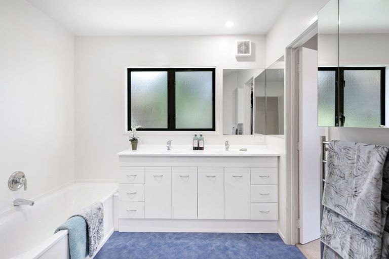 Photo of property in 88 Victory Road, Laingholm, Auckland, 0604