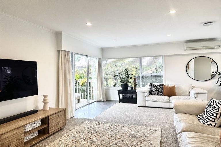 Photo of property in 3/9 Roberts Avenue, Bayswater, Auckland, 0622