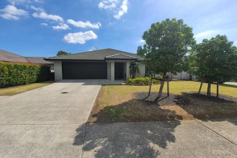 Photo of property in 206 Harbourside Drive, Karaka, Papakura, 2113